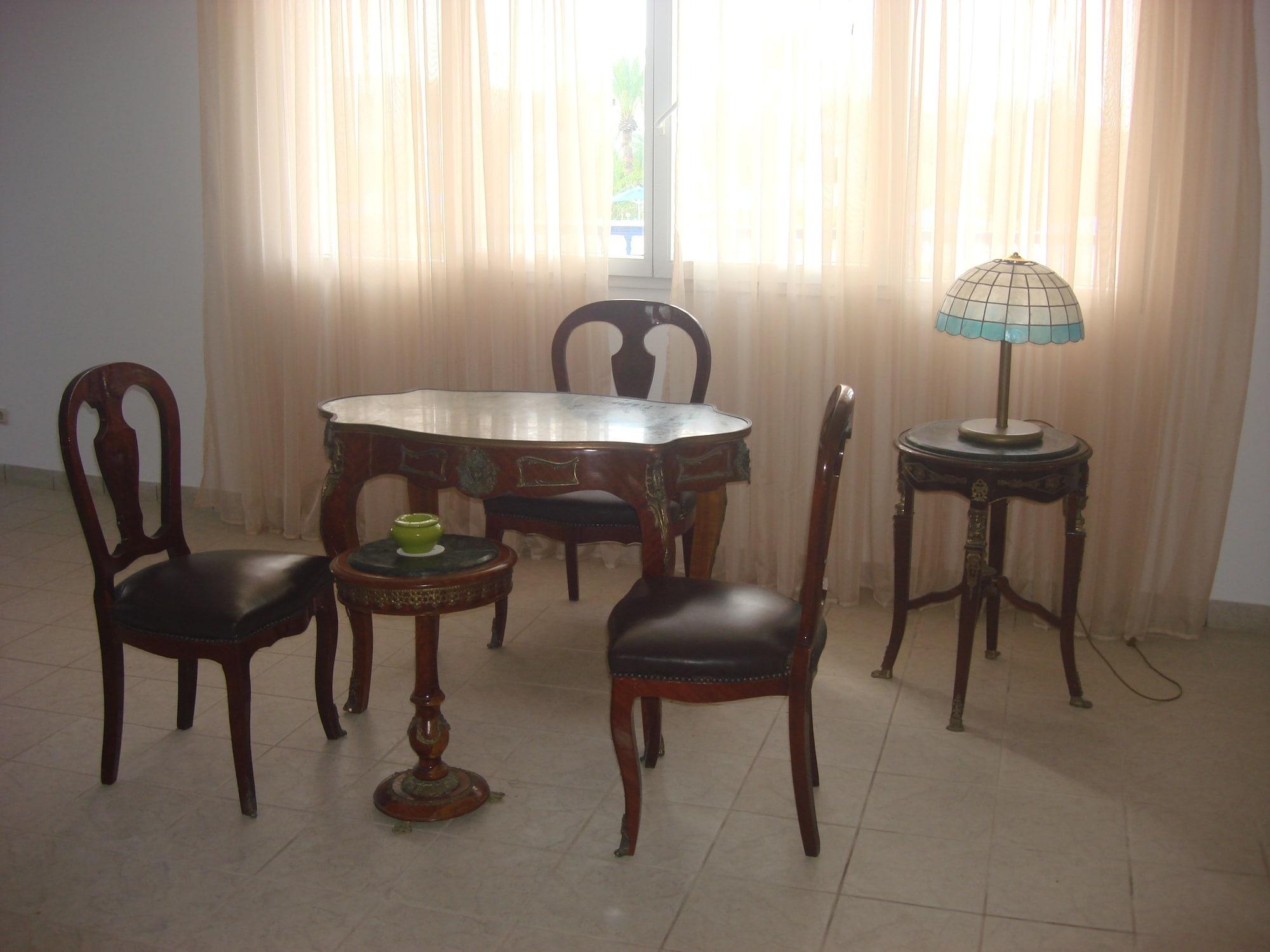 Le Grand Hotels Des Thermes Mezraia Bagian luar foto