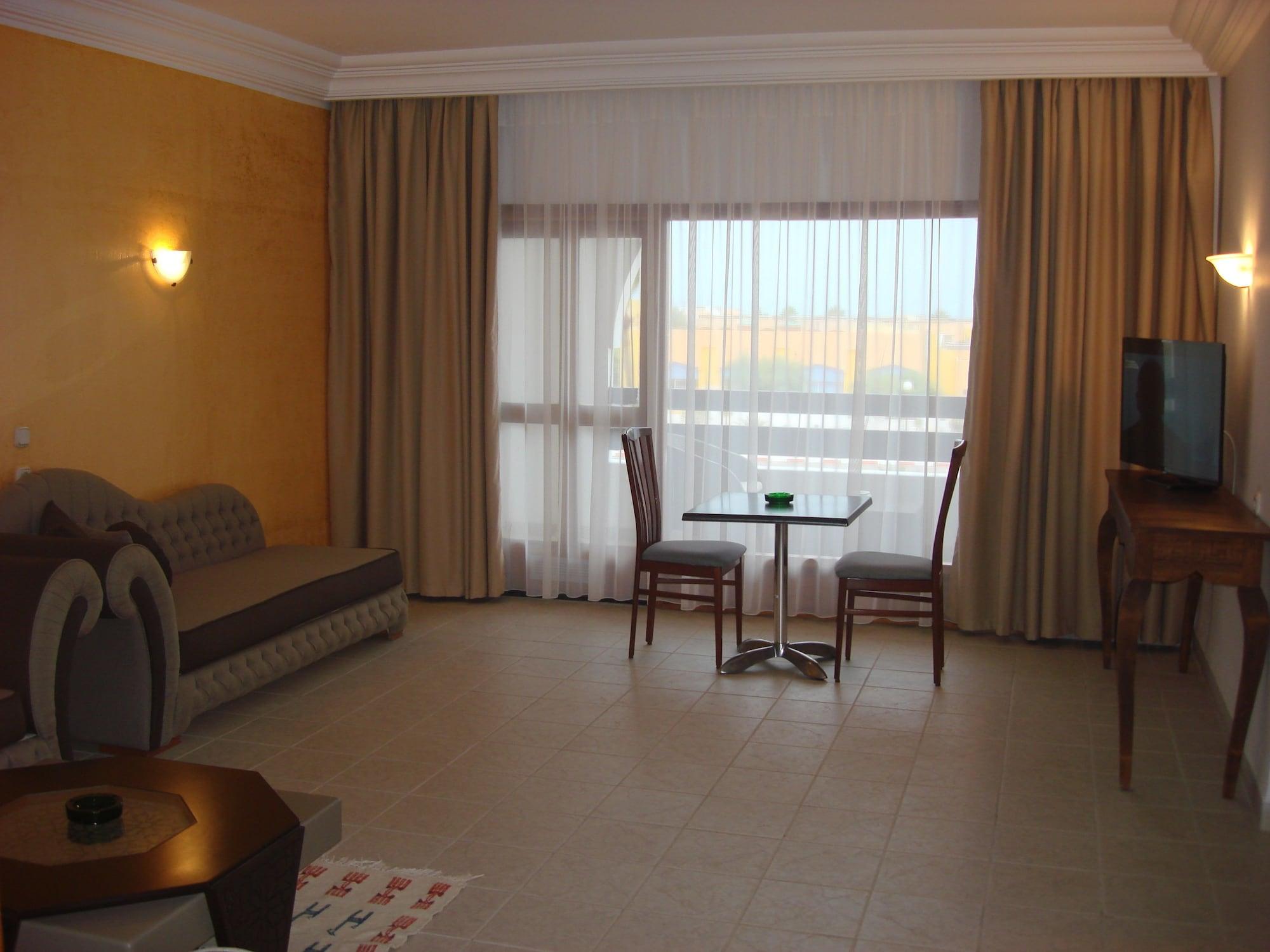 Le Grand Hotels Des Thermes Mezraia Bagian luar foto