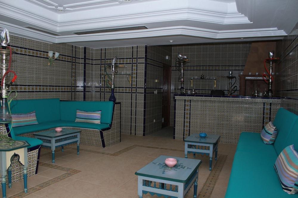 Le Grand Hotels Des Thermes Mezraia Bagian luar foto