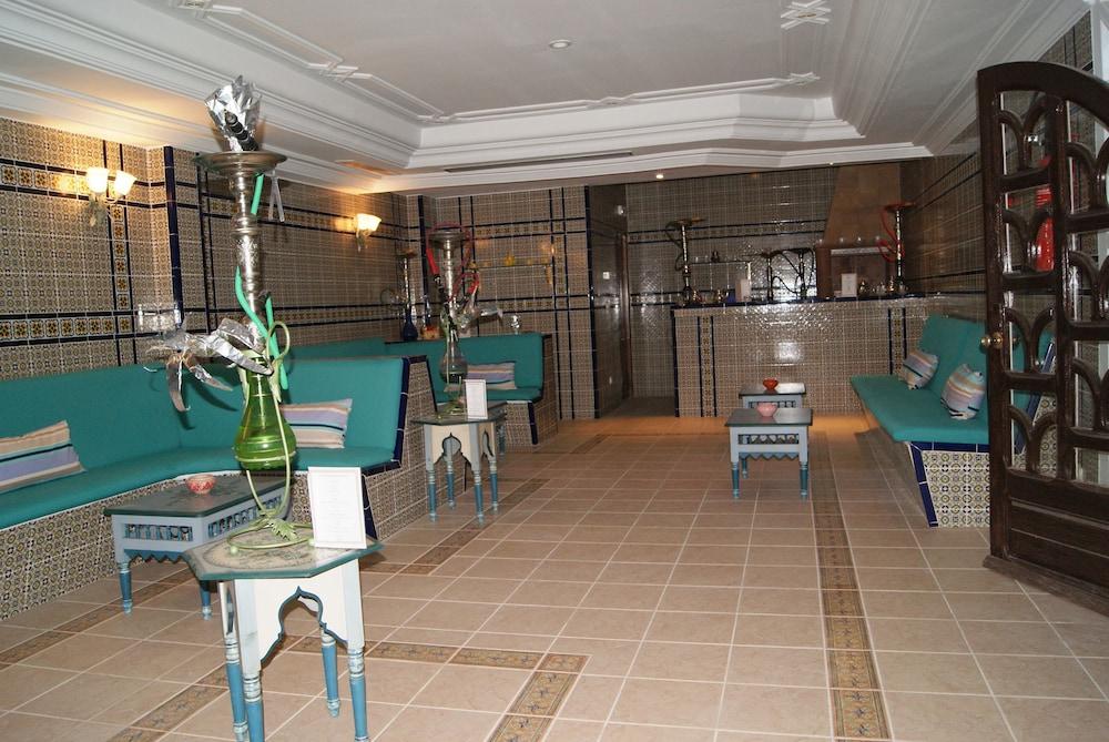 Le Grand Hotels Des Thermes Mezraia Bagian luar foto