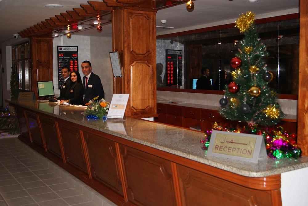 Le Grand Hotels Des Thermes Mezraia Bagian luar foto