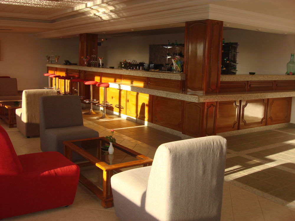 Le Grand Hotels Des Thermes Mezraia Bagian luar foto