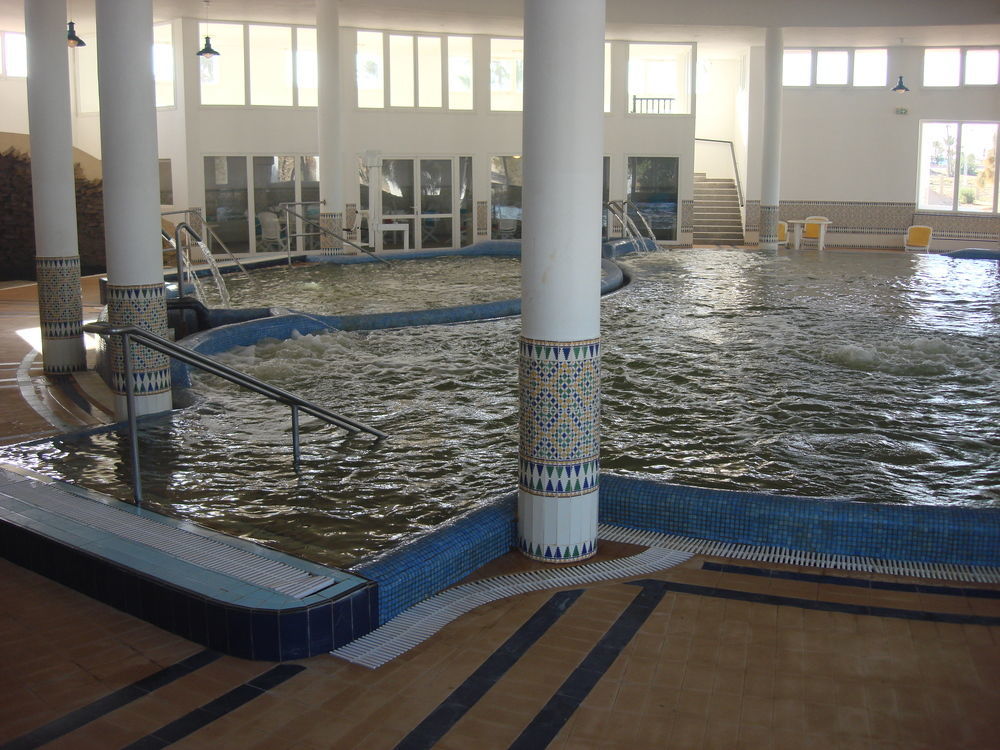 Le Grand Hotels Des Thermes Mezraia Bagian luar foto